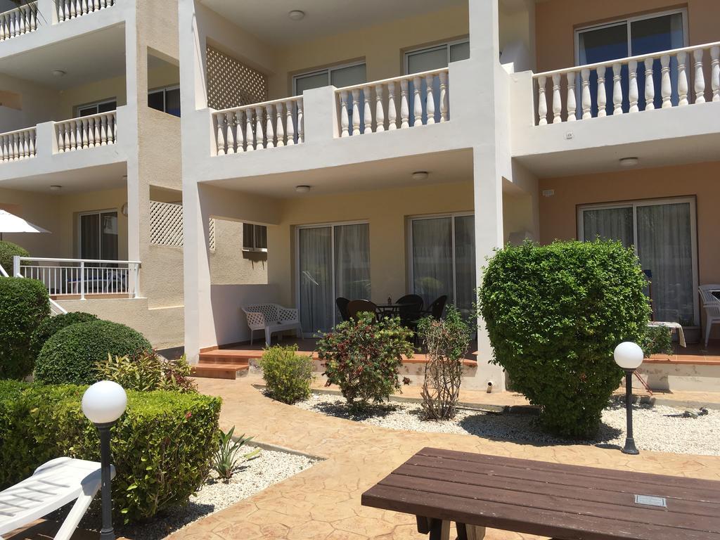 Diana Gardens Apartment Paphos Exterior foto